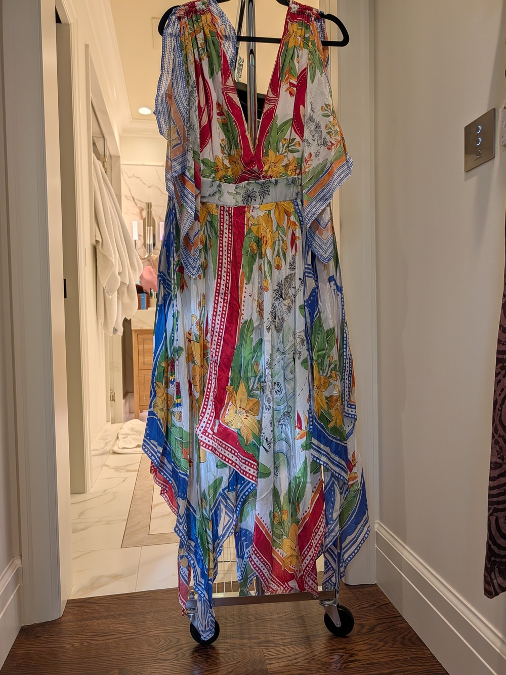 Farm Rio Tropical destination Scarf Dress Midi Dress - Multicolor - Picture 3 of 5